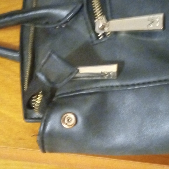 Handbag - Picture 3 of 5